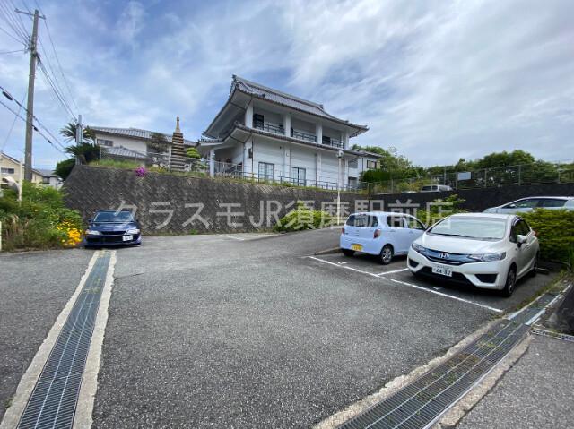 18/27 駐車場