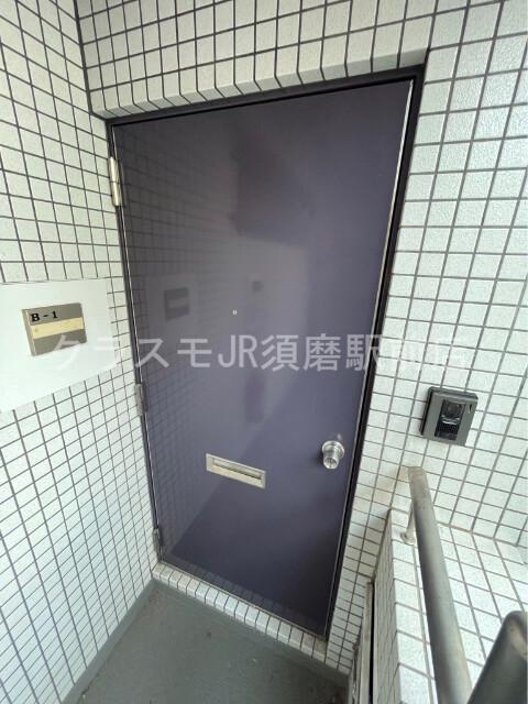 27/30 エントランス