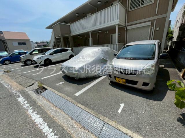 28/30 駐車場