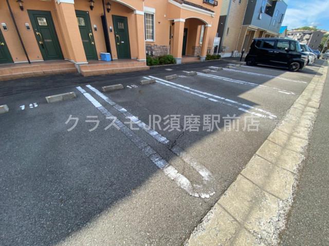 2/4 駐車場