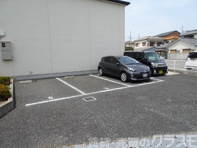 18/30 駐車場
