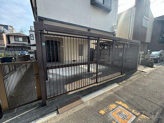 28/30 駐車場