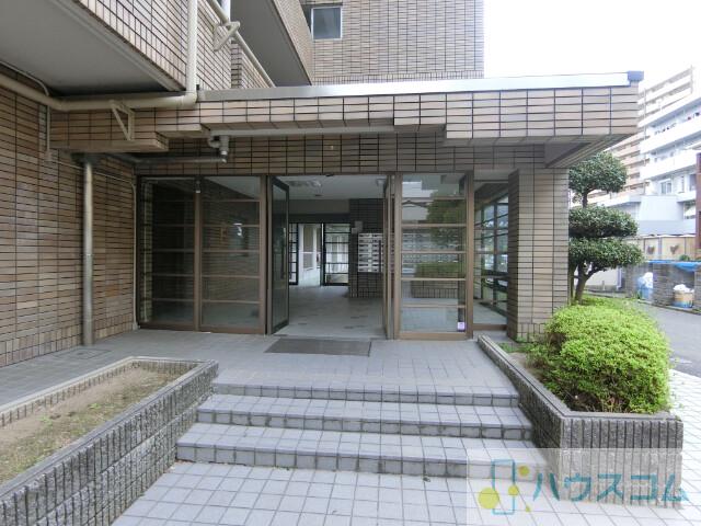26/30 エントランス
