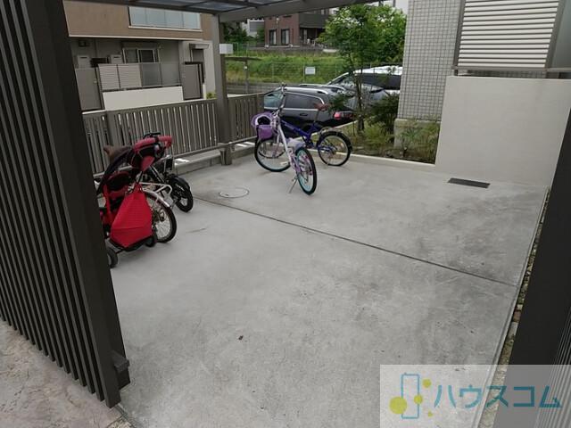 23/30 エントランス