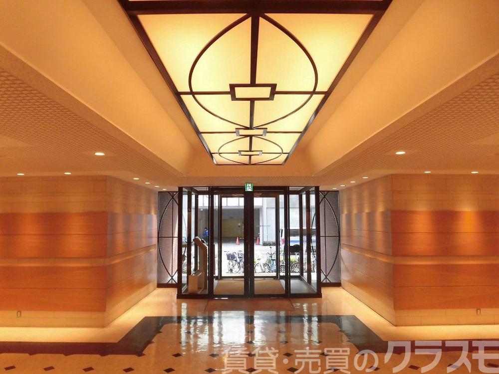 19/23 エントランス