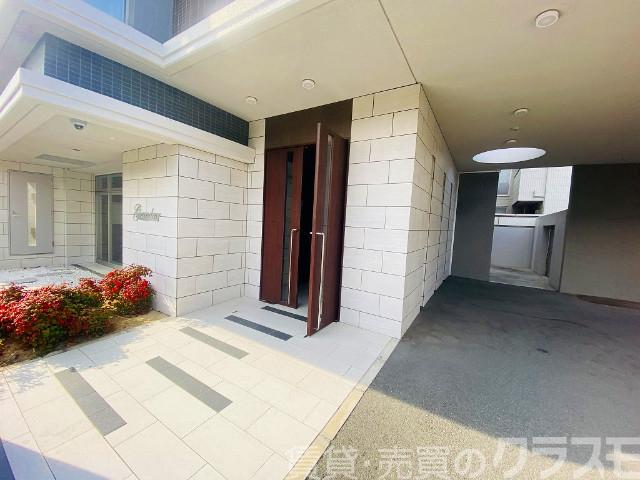 22/29 エントランス