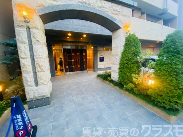 22/28 エントランス