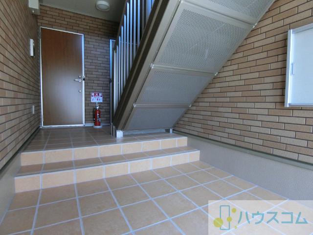 27/30 エントランス