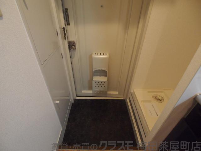 16/30 玄関