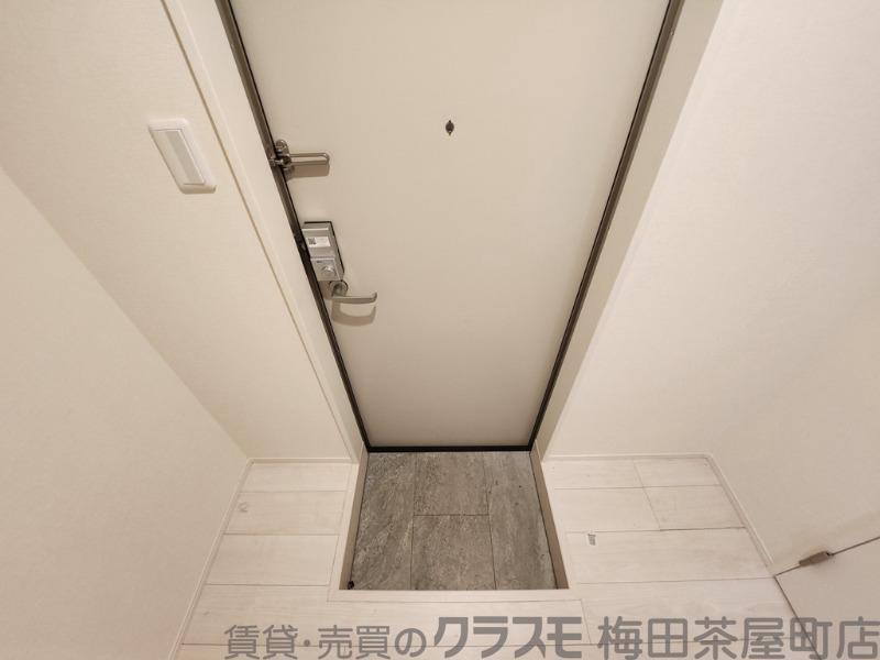 19/30 玄関