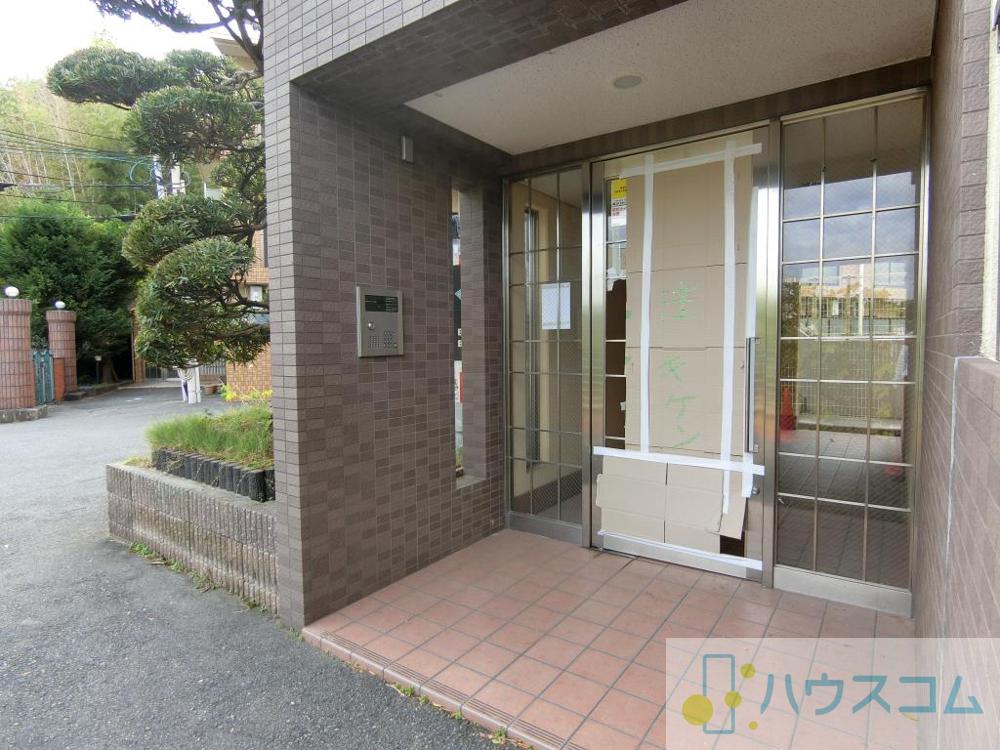 28/30 エントランス