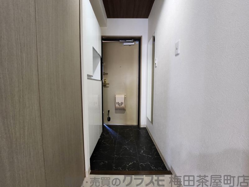 19/30 玄関