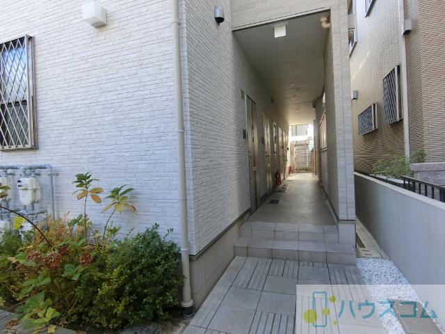28/30 エントランス