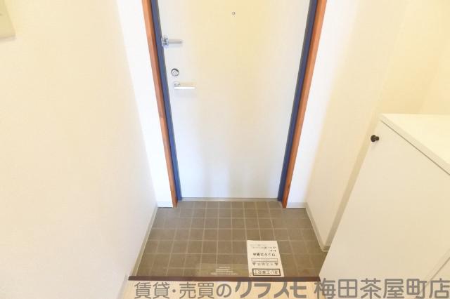 16/30 玄関