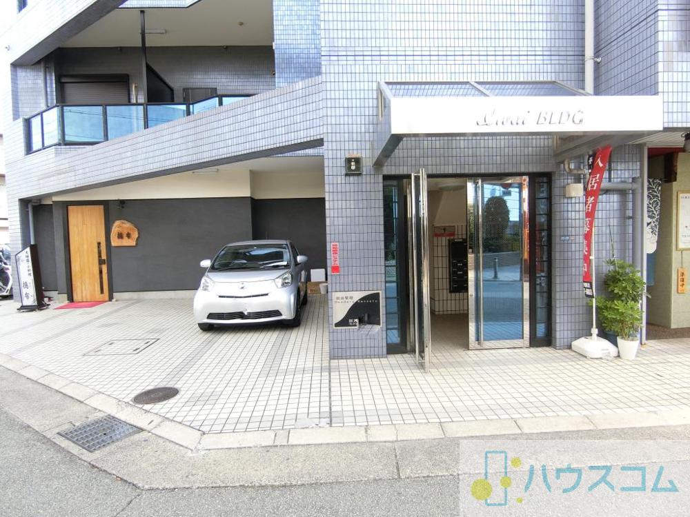 27/30 駐車場