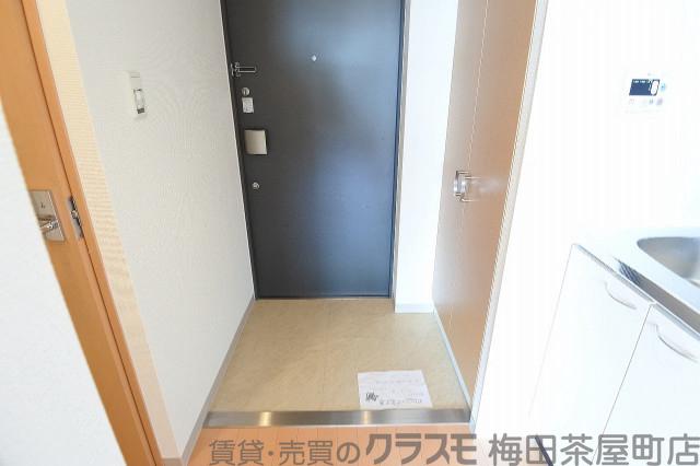 16/30 玄関