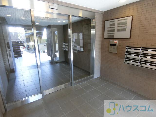 22/30 エントランス