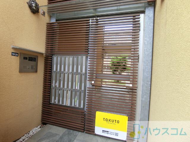 24/30 エントランス