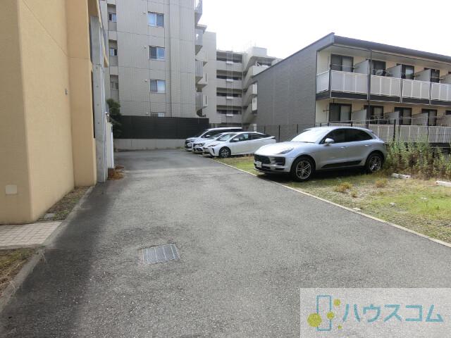 25/30 駐車場