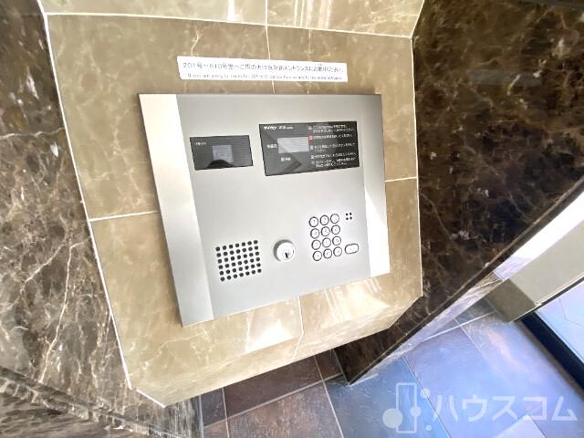25/30 エントランス