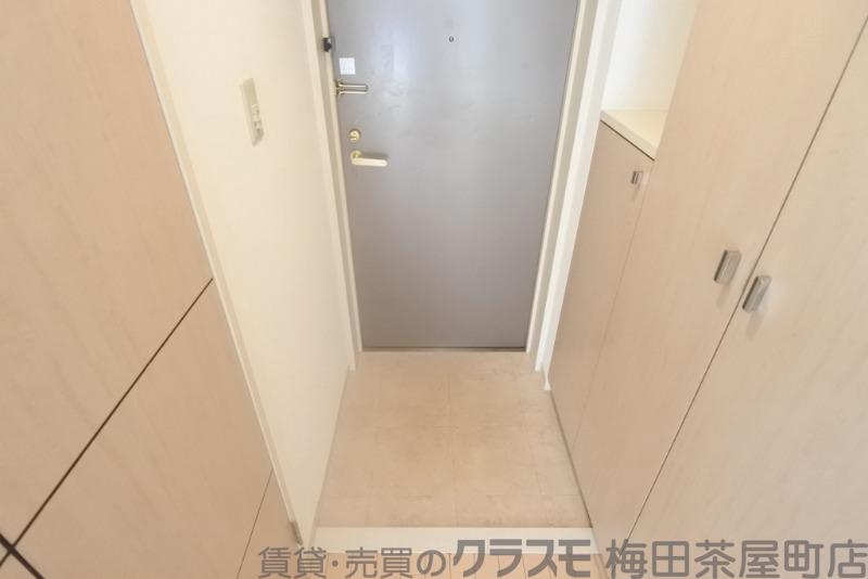 19/30 玄関