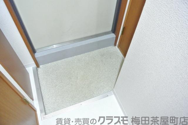 16/30 玄関