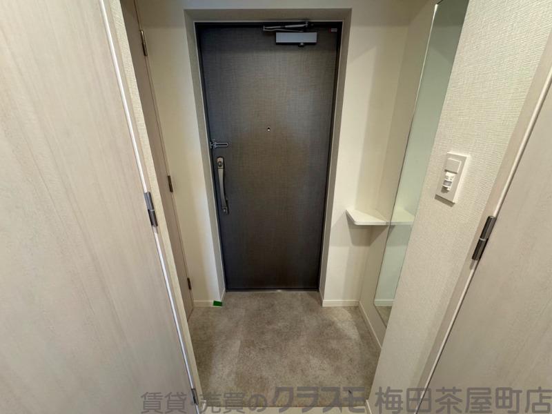 16/30 玄関