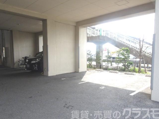 23/30 駐車場