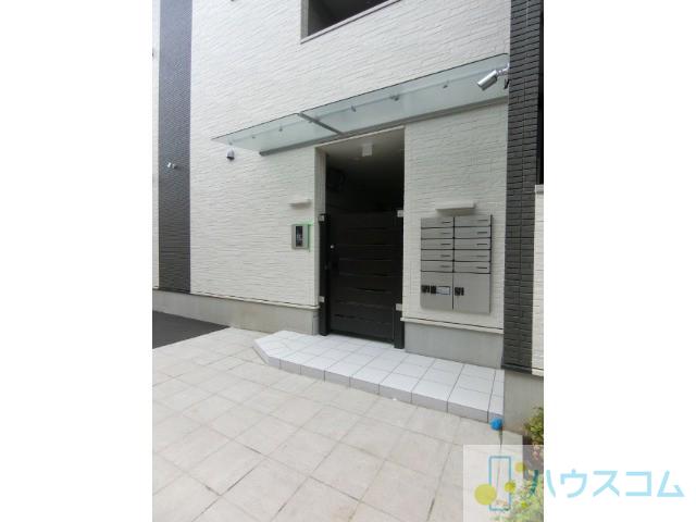 27/30 エントランス