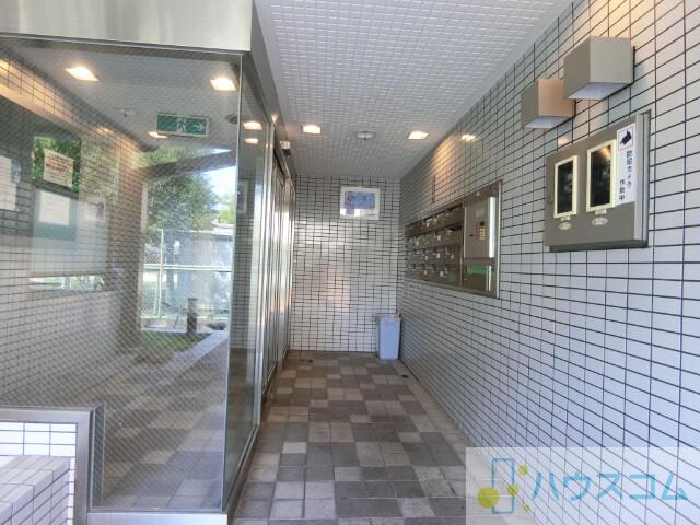 26/30 エントランス