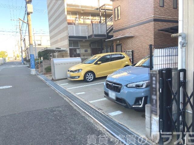 21/26 駐車場