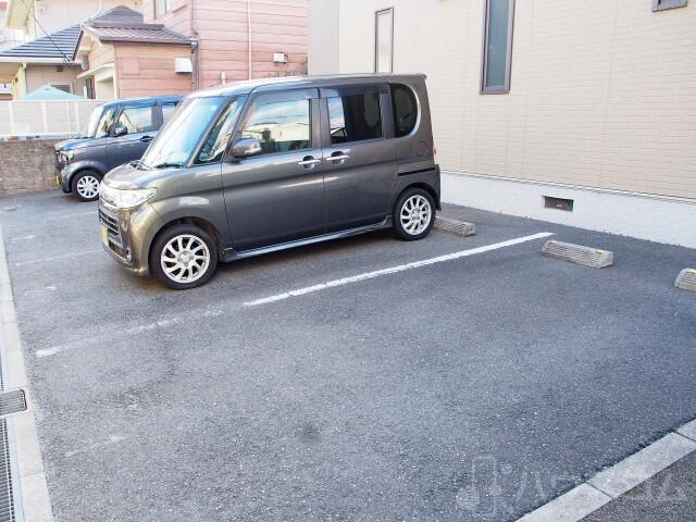 28/30 駐車場