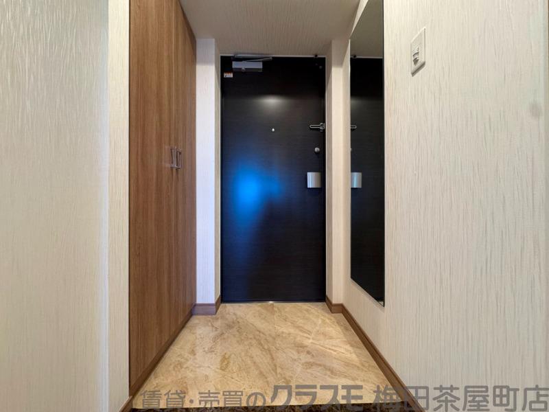 16/30 玄関