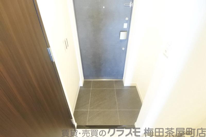 16/30 玄関