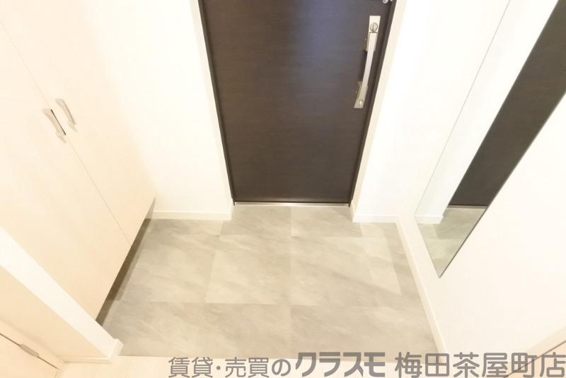 16/30 玄関