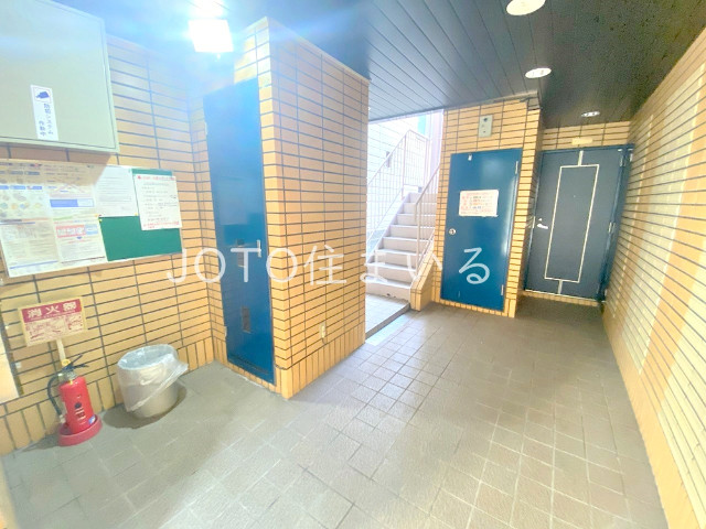 2/5 エントランス