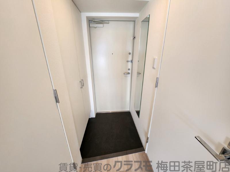 16/30 玄関