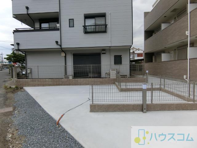 27/30 駐車場