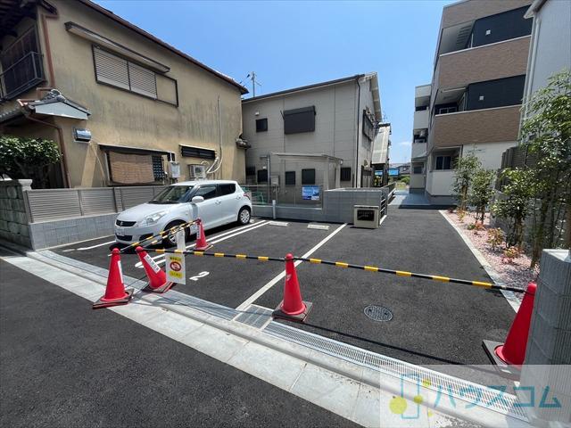 28/30 駐車場