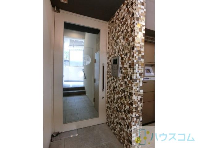 30/30 エントランス