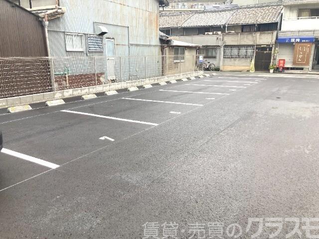 23/30 駐車場