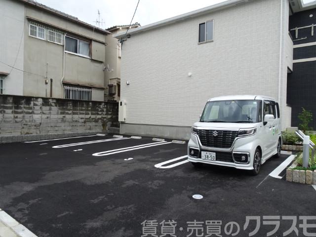 2/7 駐車場