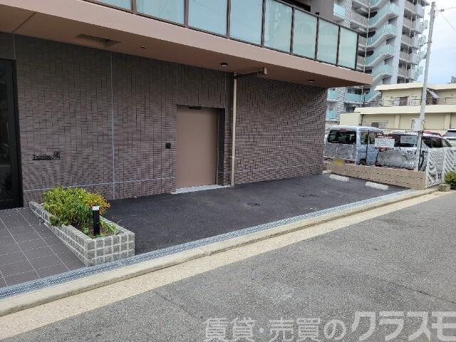 23/30 駐車場
