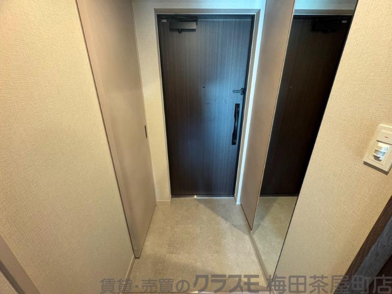 17/30 玄関