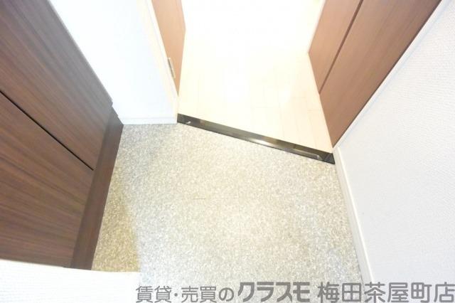 13/30 玄関