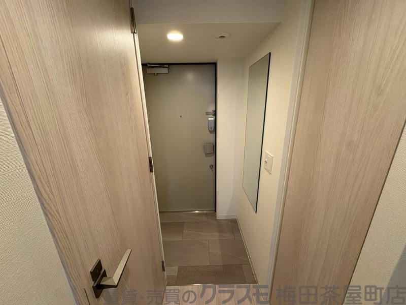 16/30 玄関