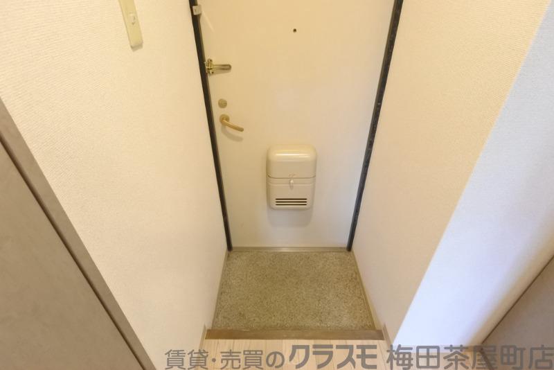 16/30 玄関