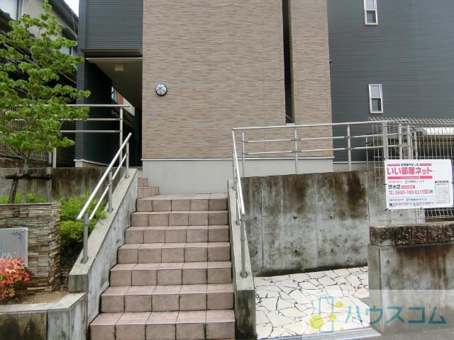 26/30 エントランス