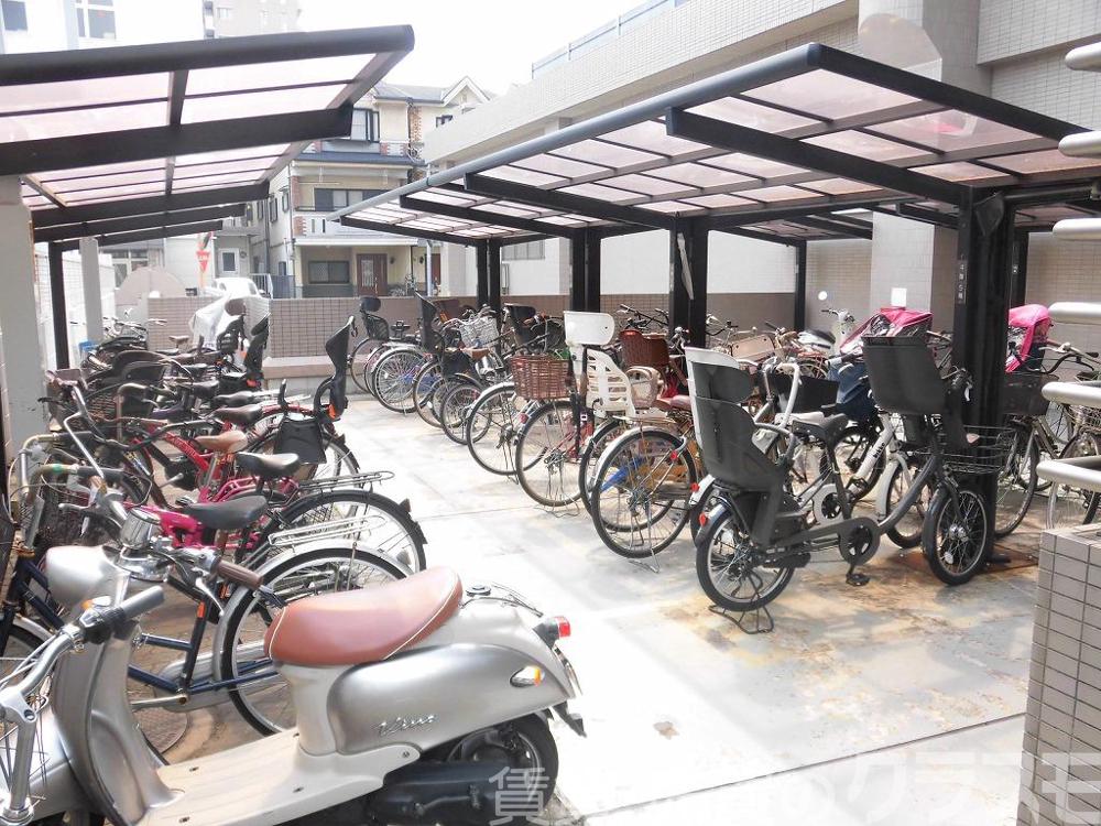 21/26 駐車場