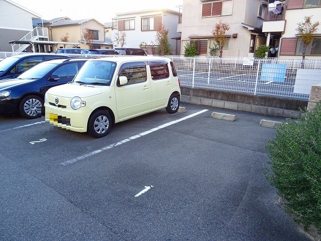 4/10 駐車場